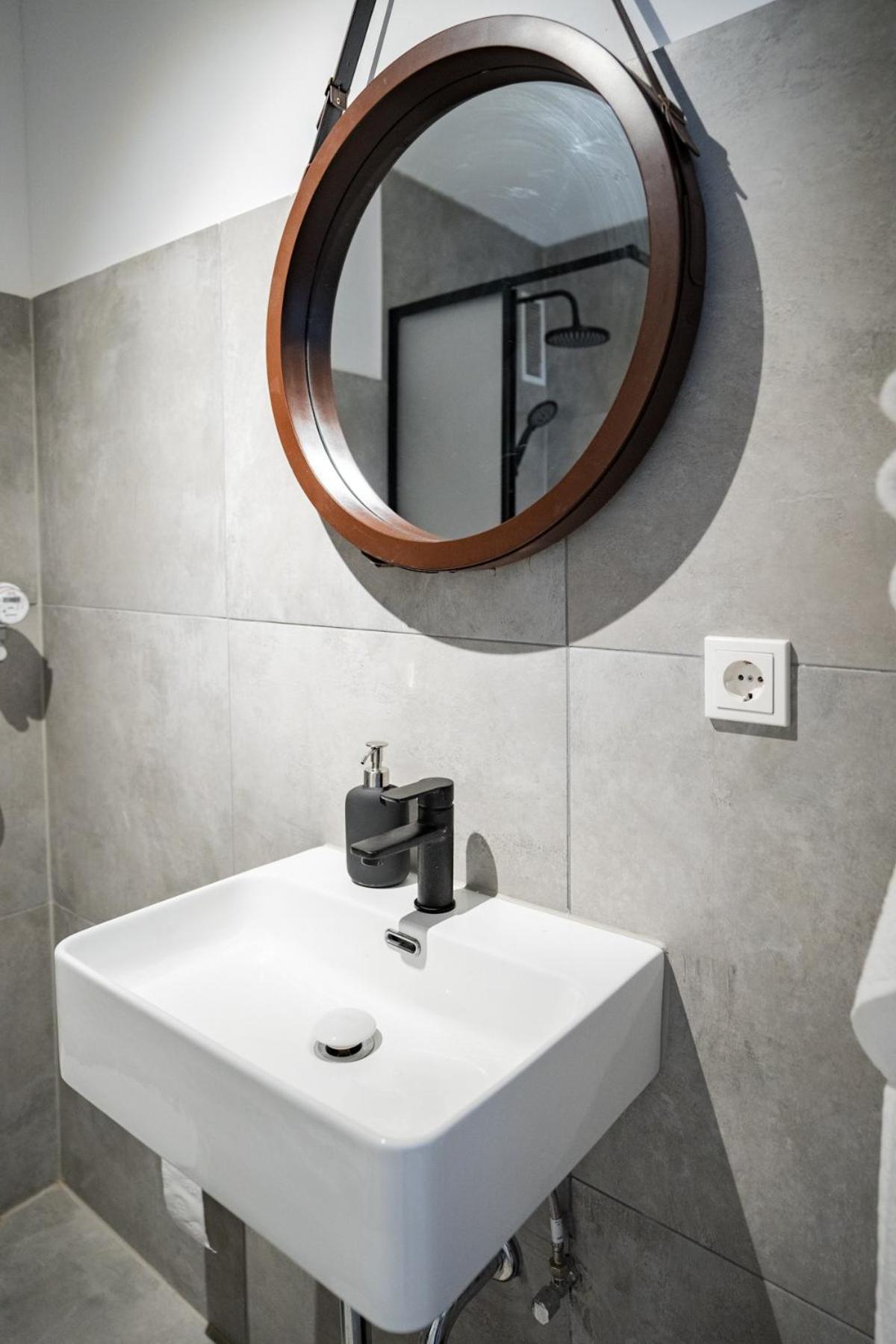 Luxus Designstudio Fuer 4 Personen Mit Terrasse Apartment *